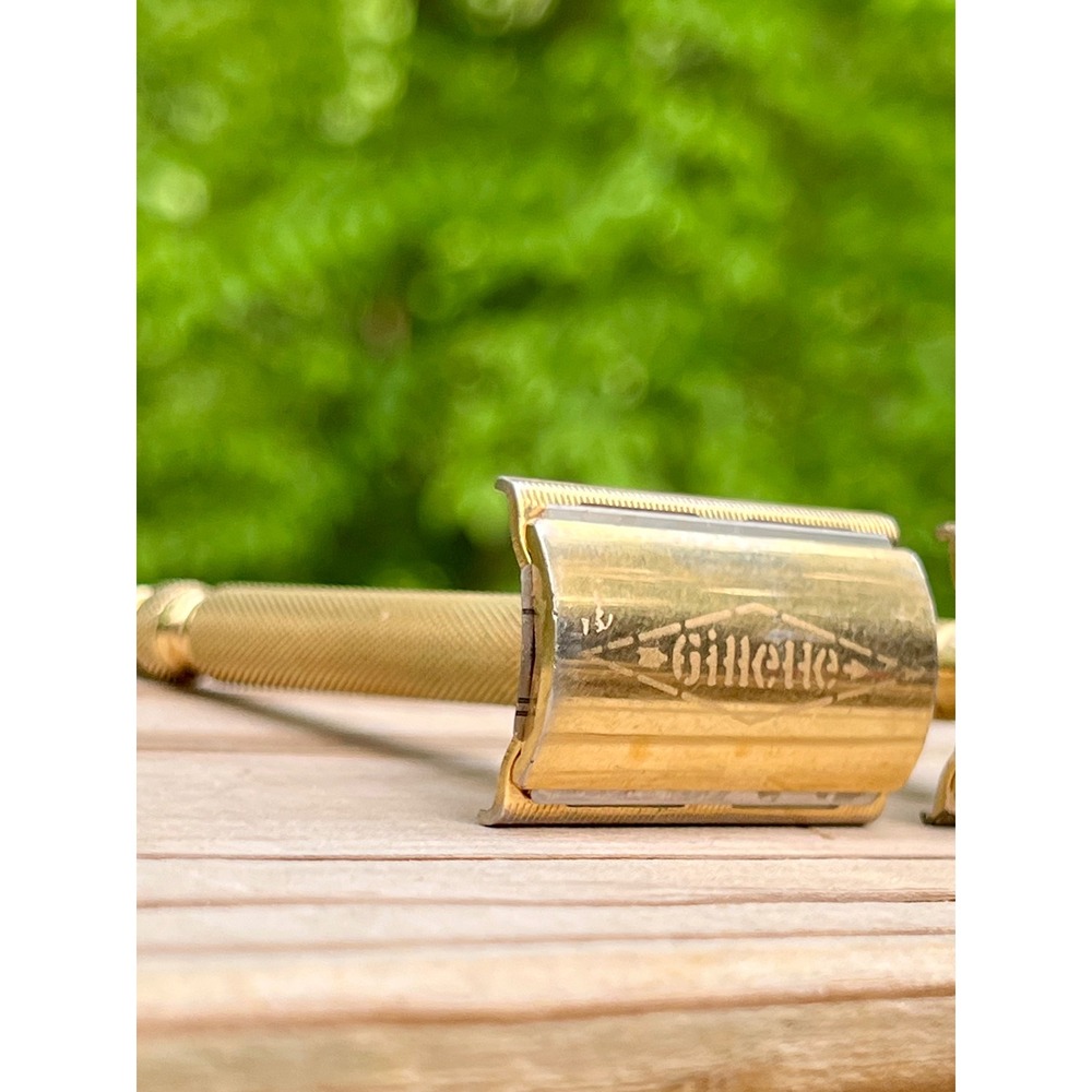 Vintage‎ Gillette 1940s Safety Razor Gold Tone Metal Shaving Tool Grooming Men